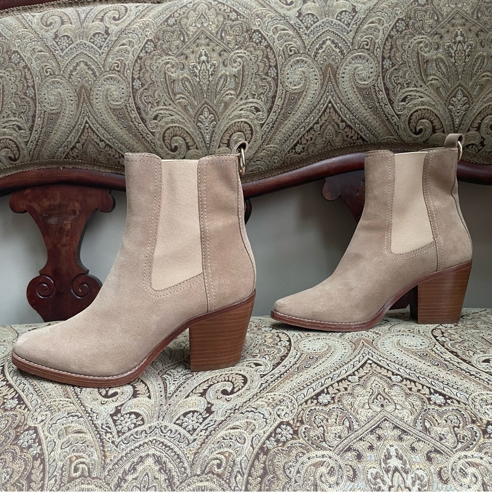 Paige Light Brown Suede Leather Chelsea Heeled Ankle Boots Size 7 - Picture 3 of 12